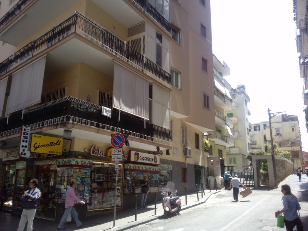 Bed and Breakfast Domus Aurea Neapel Exterior foto