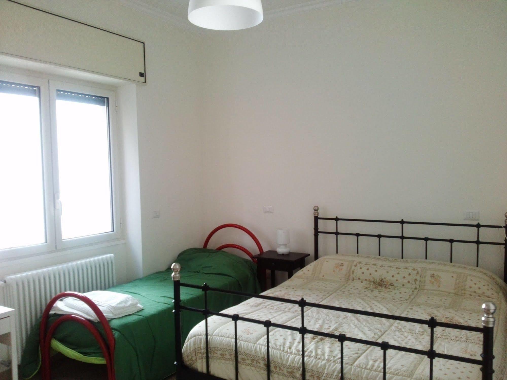 Bed and Breakfast Domus Aurea Neapel Exterior foto