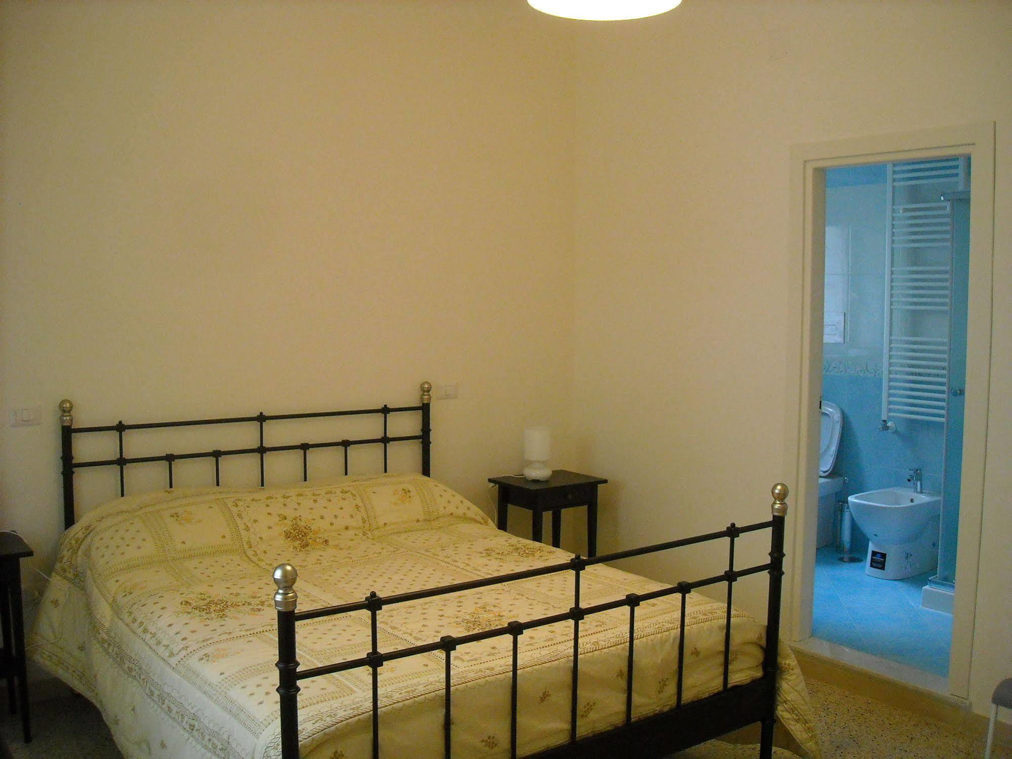 Bed and Breakfast Domus Aurea Neapel Exterior foto
